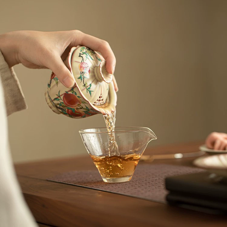 Lard Glaze Nine Peaches Gaiwan with Hover Lid for Gongfu Tea - Image 5